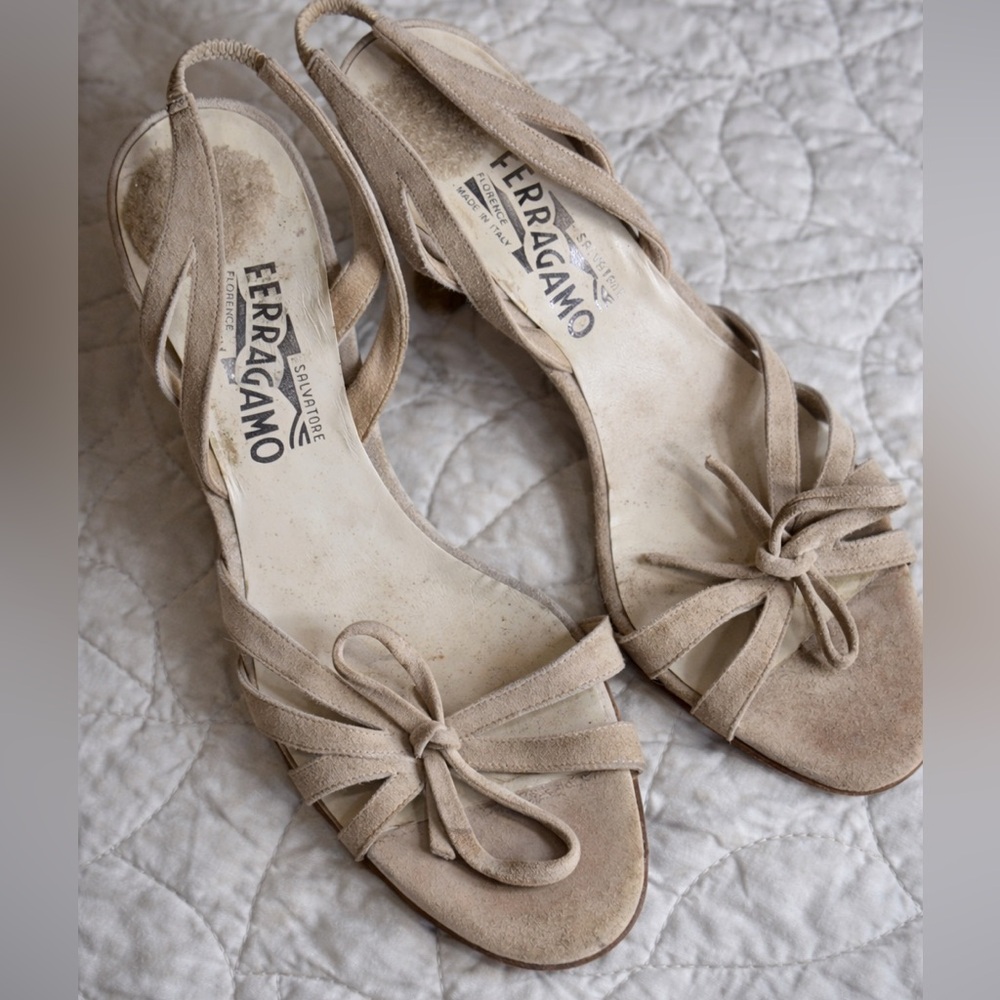 Vintage Salvatore Ferragamo Beige Strappy Sandals Sz 8